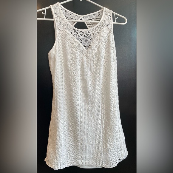 Xhilaration Dresses & Skirts - Xhilaration White Lace Keyhole Back Mini Dress